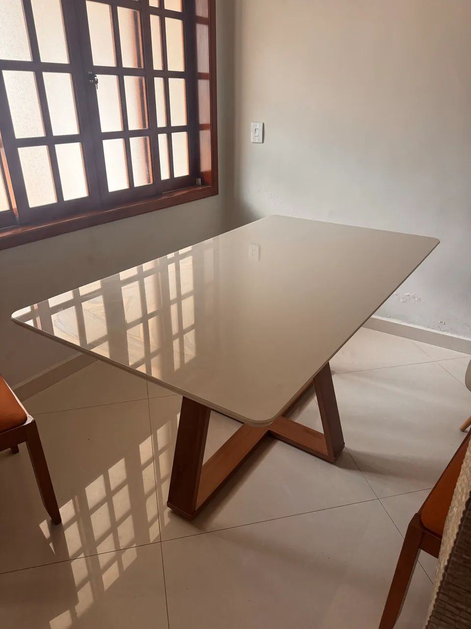 Mesa laqueada 6 lugares