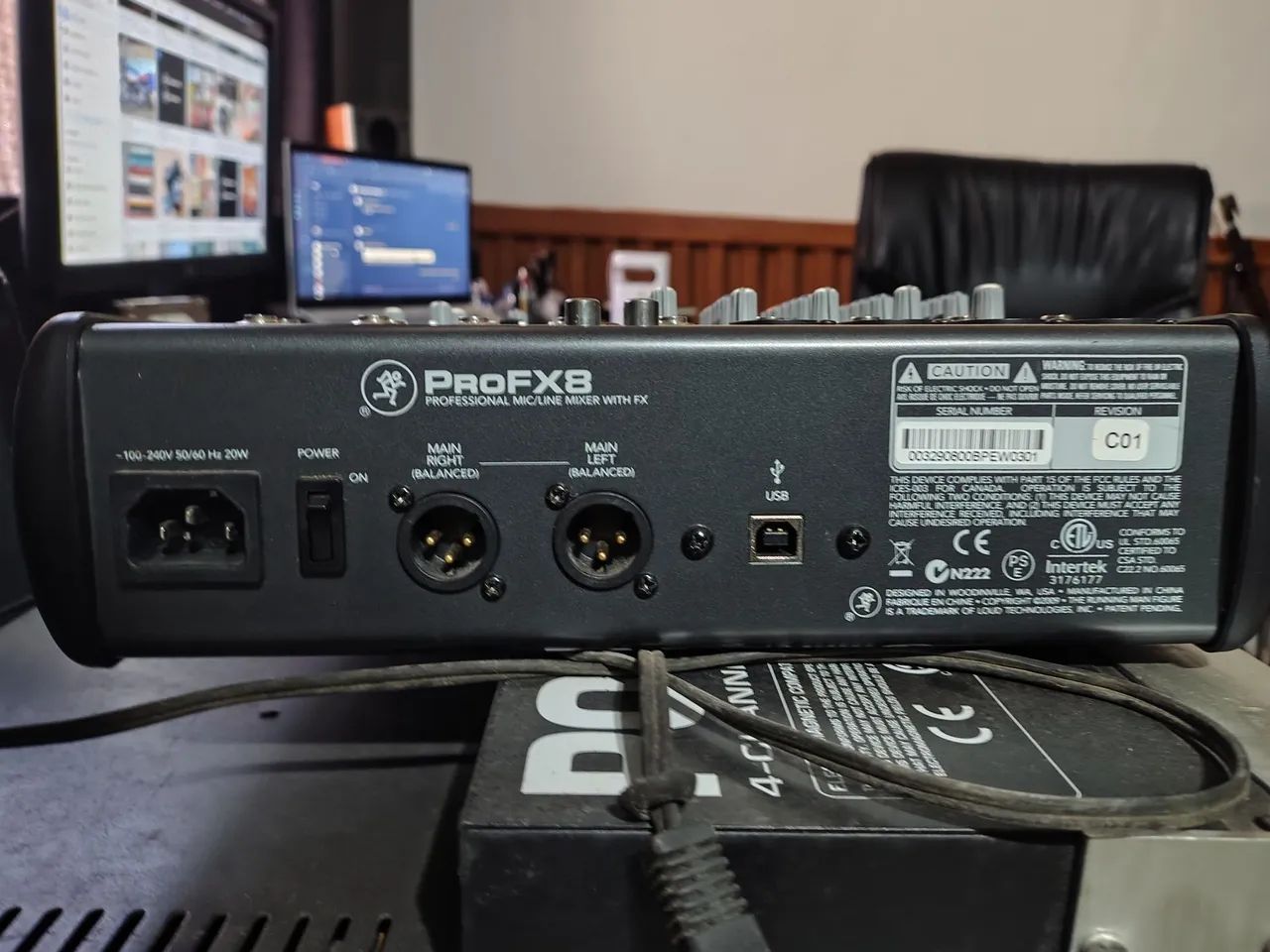 Mesa de Som Mackie ProFX8 - 8 Canais com USB e Efeitos - Foto 2