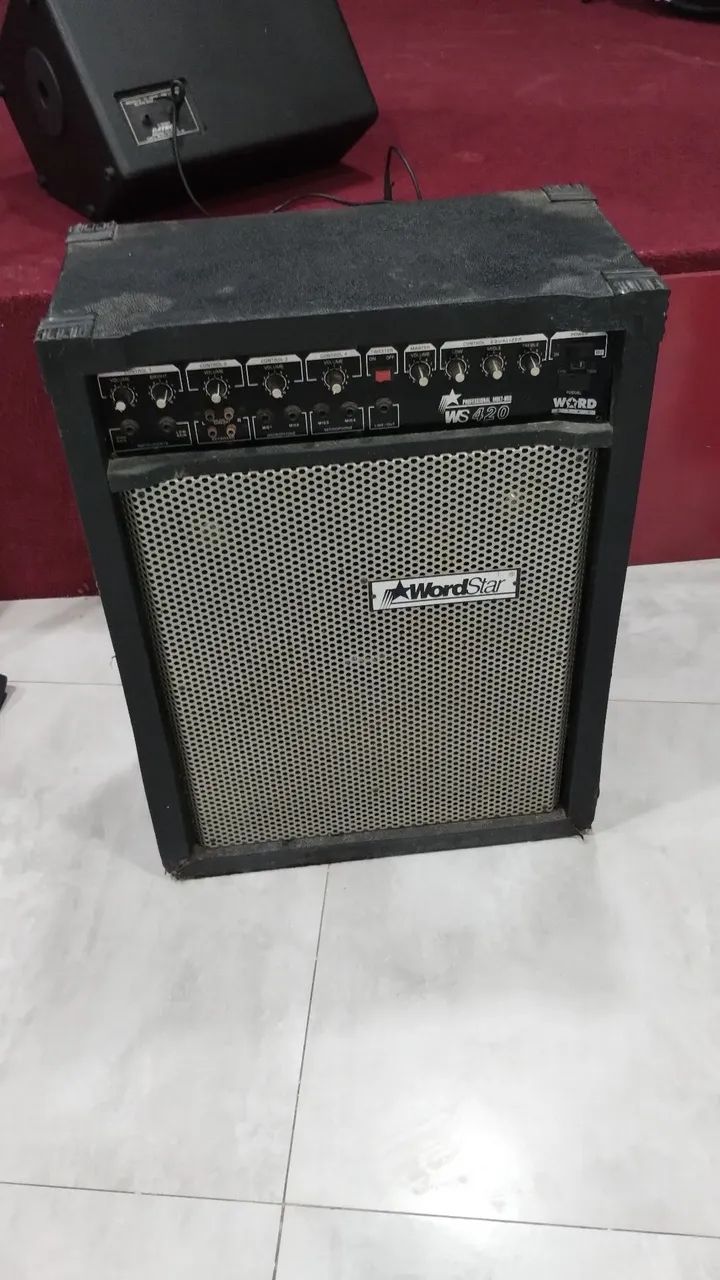 Caixa de som amplificada 