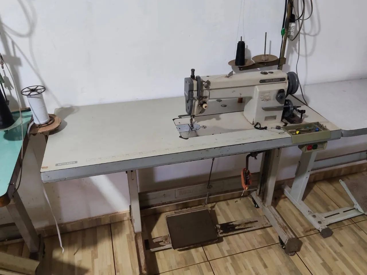 Máquina Reta industrial e Interlock (Overlock)