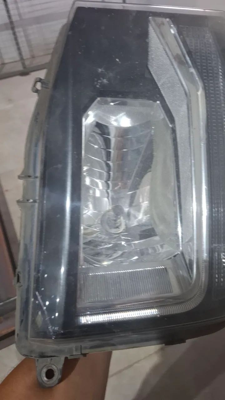 Farol do caminhão wolkswagem 