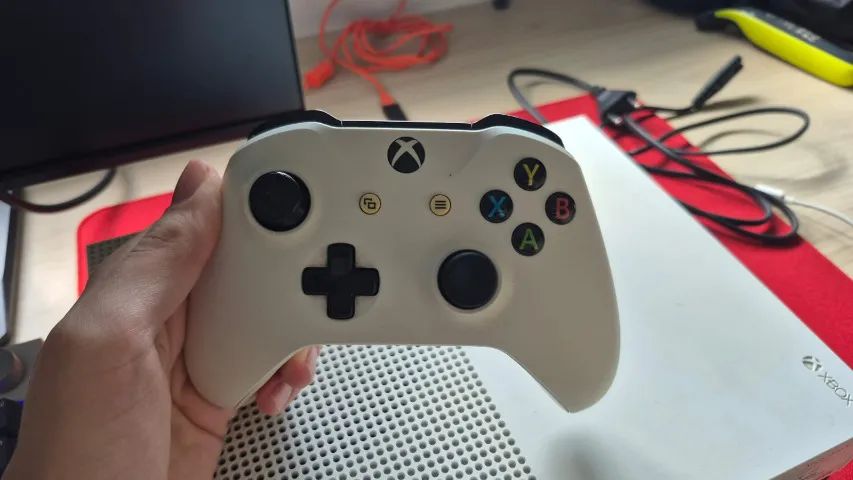 Console Xbox One S 1TB - Funcionando Perfeitamente + Cabos - Foto 3