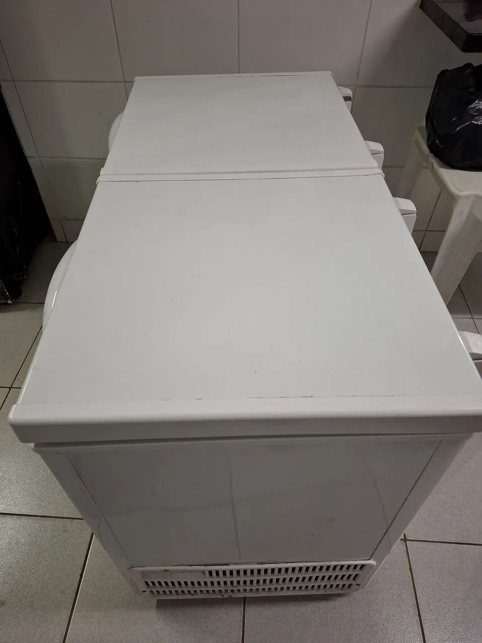 Freezer Horinzontal dupla ação 411lt tp dupla chapa 220v