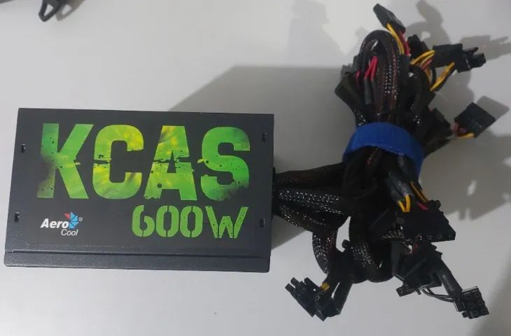 Fonte Gamer Aerocool KCAS 600W 80Plus Full Range APFC