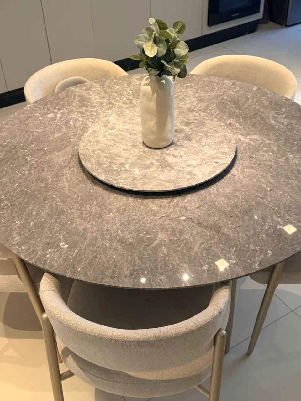 CONJUNTO MESA E CADEIRAS - Foto 4