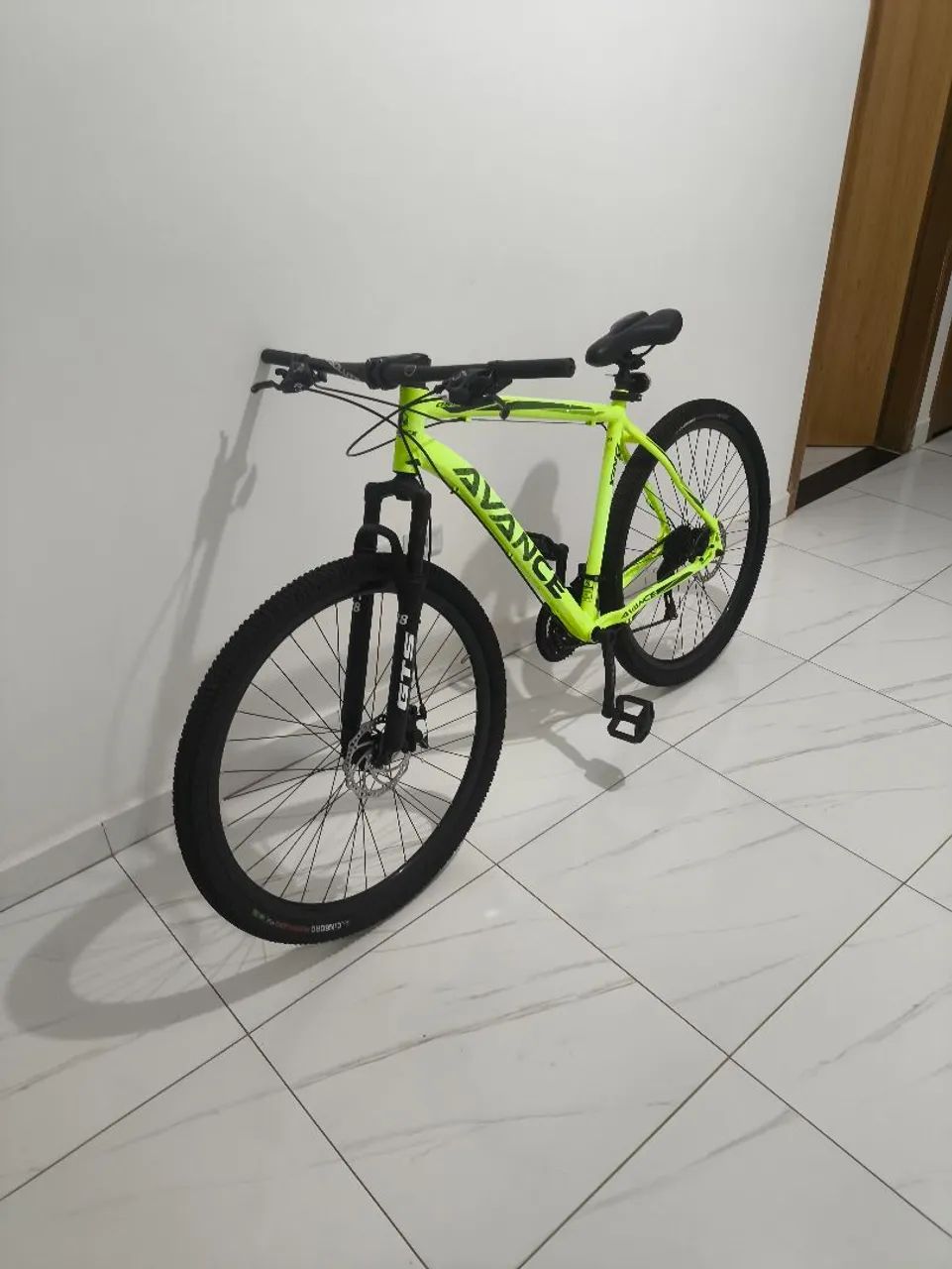 Vendo bicicleta avance aro 29  - Foto 2