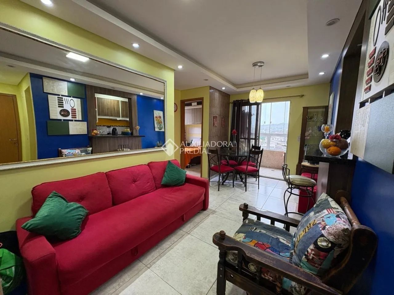Apartamento de 2 quartos, vaga escriturada, sacada, churrasqueira, mobiliado à venda. - Foto 2