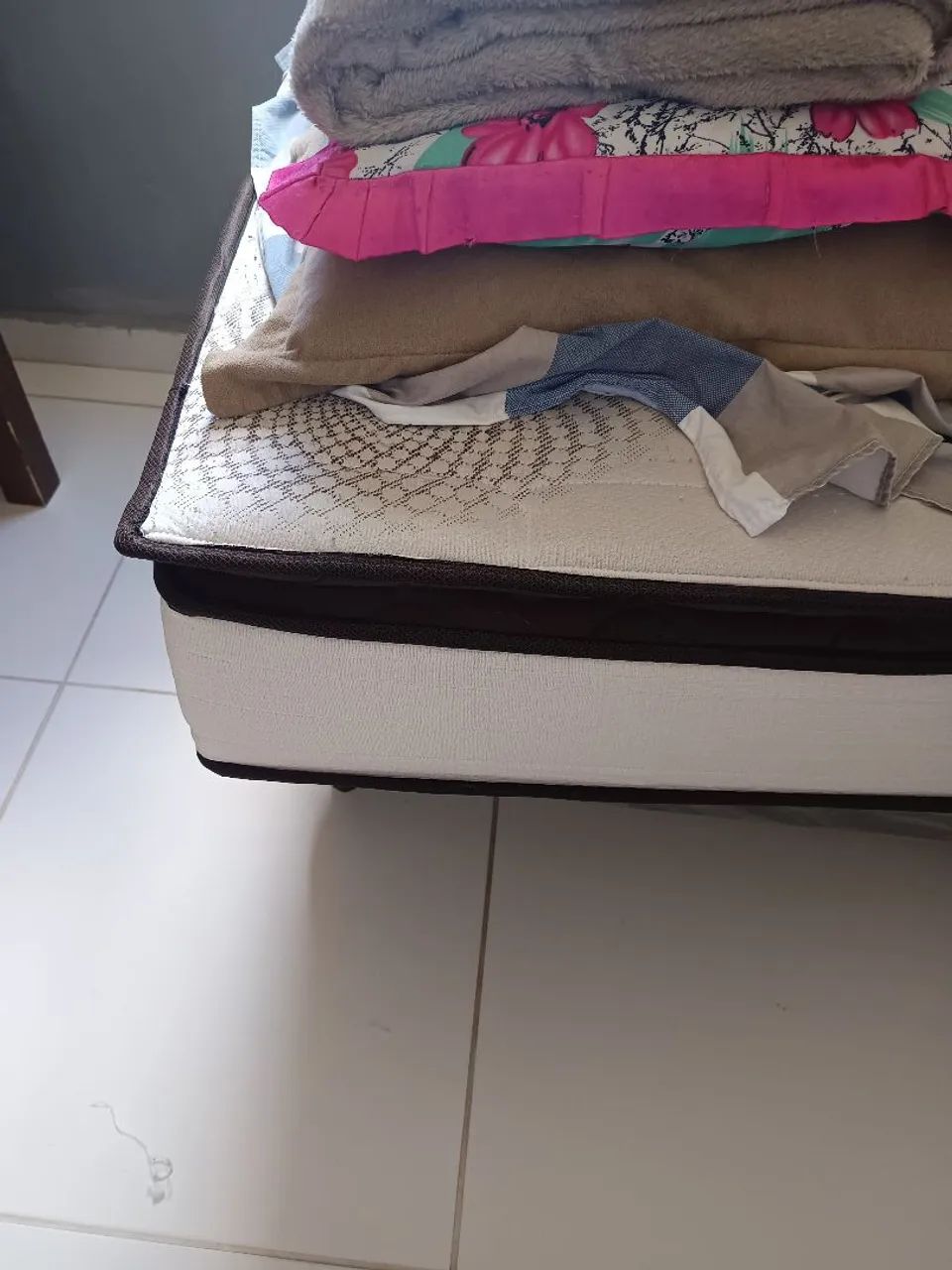 Beliche com colchões 