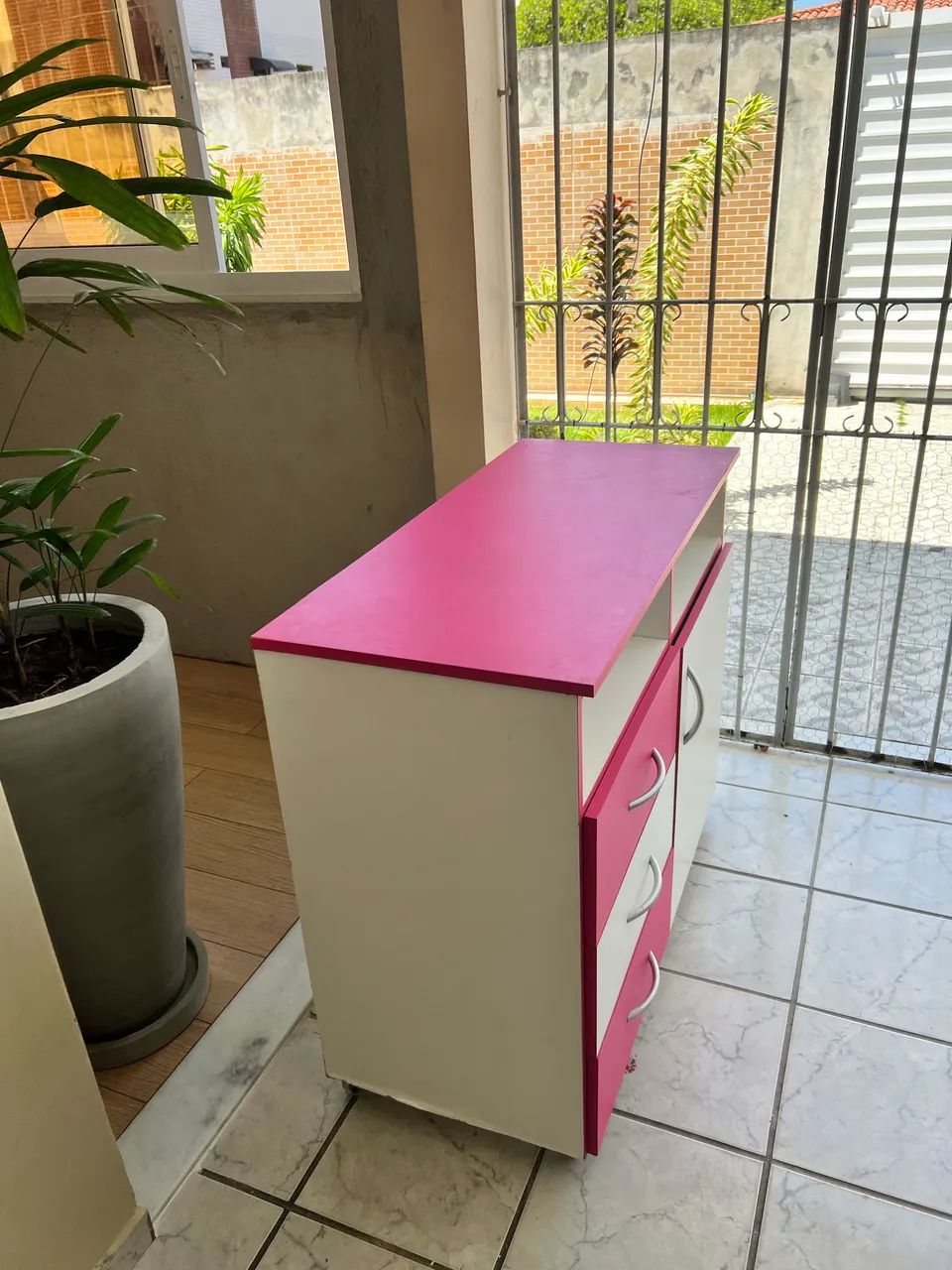 Cômoda 100% MDF, 1 porta e 3 gavetas.  - Foto 4