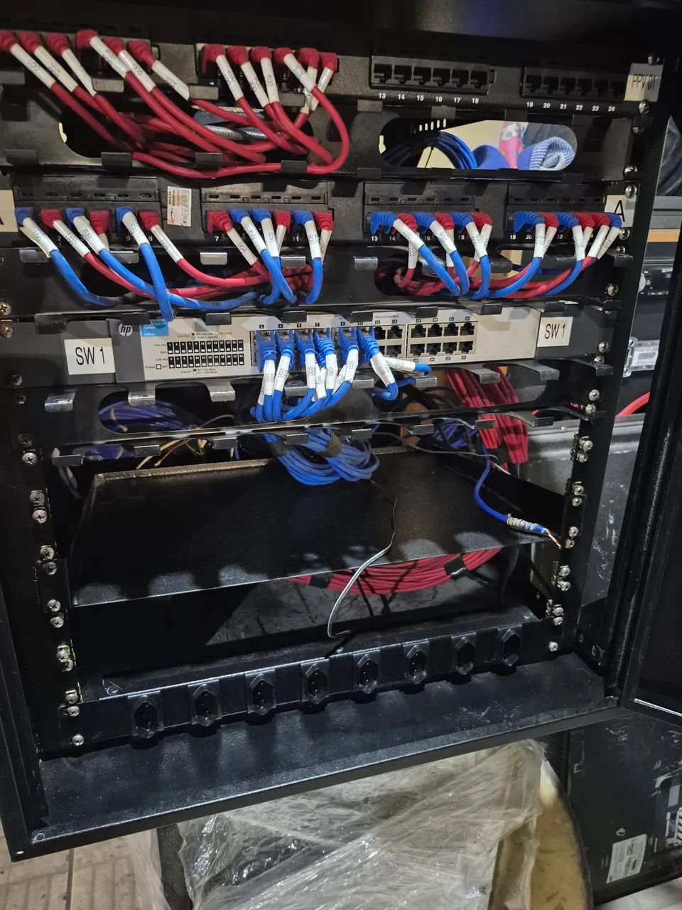 Rack servidor de parede + switch HP V1410-24 - Foto 2