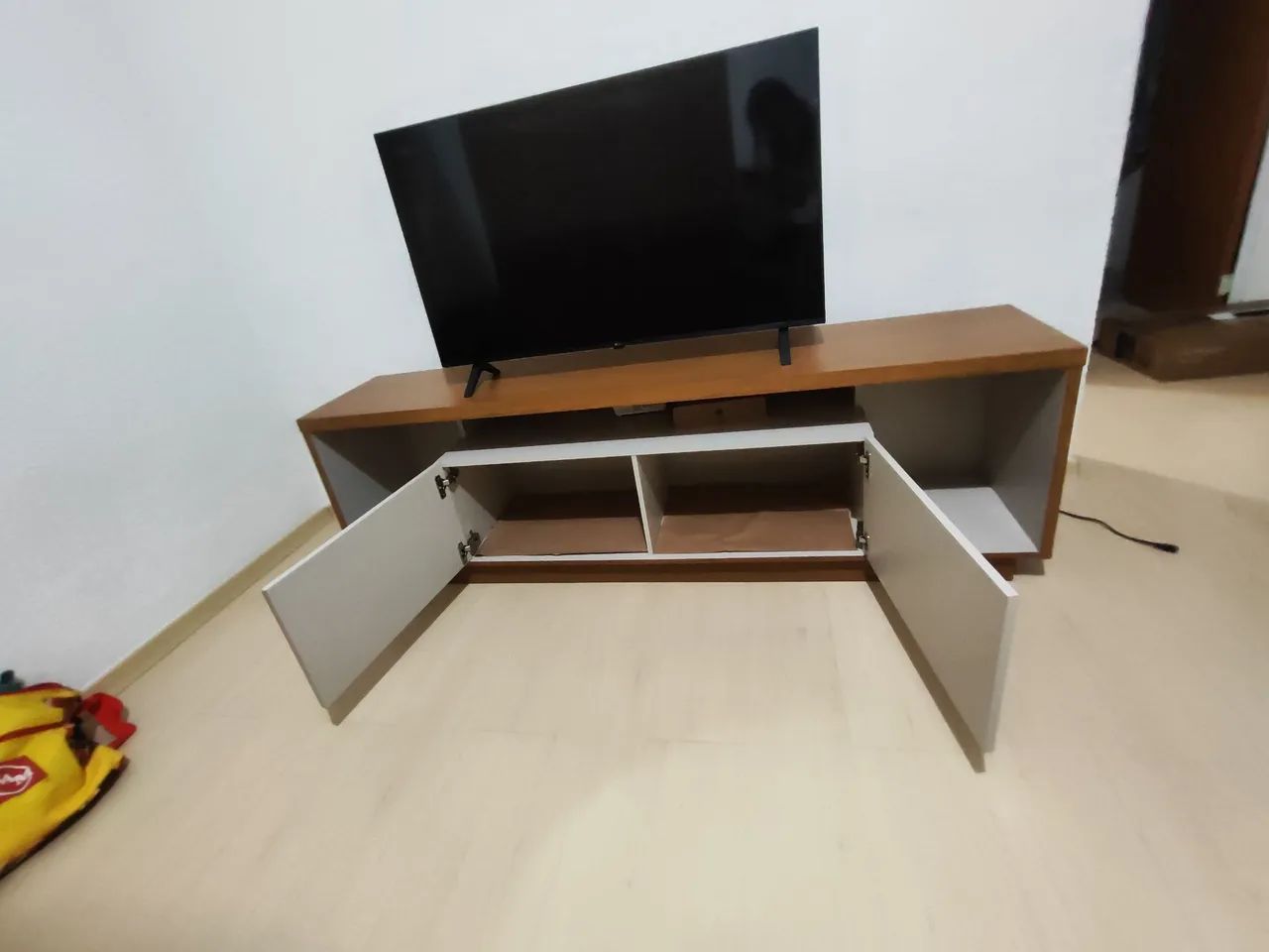 Rack para TV até 75 Polegadas com LED MDF 181cm 2 Portas - Foto 4
