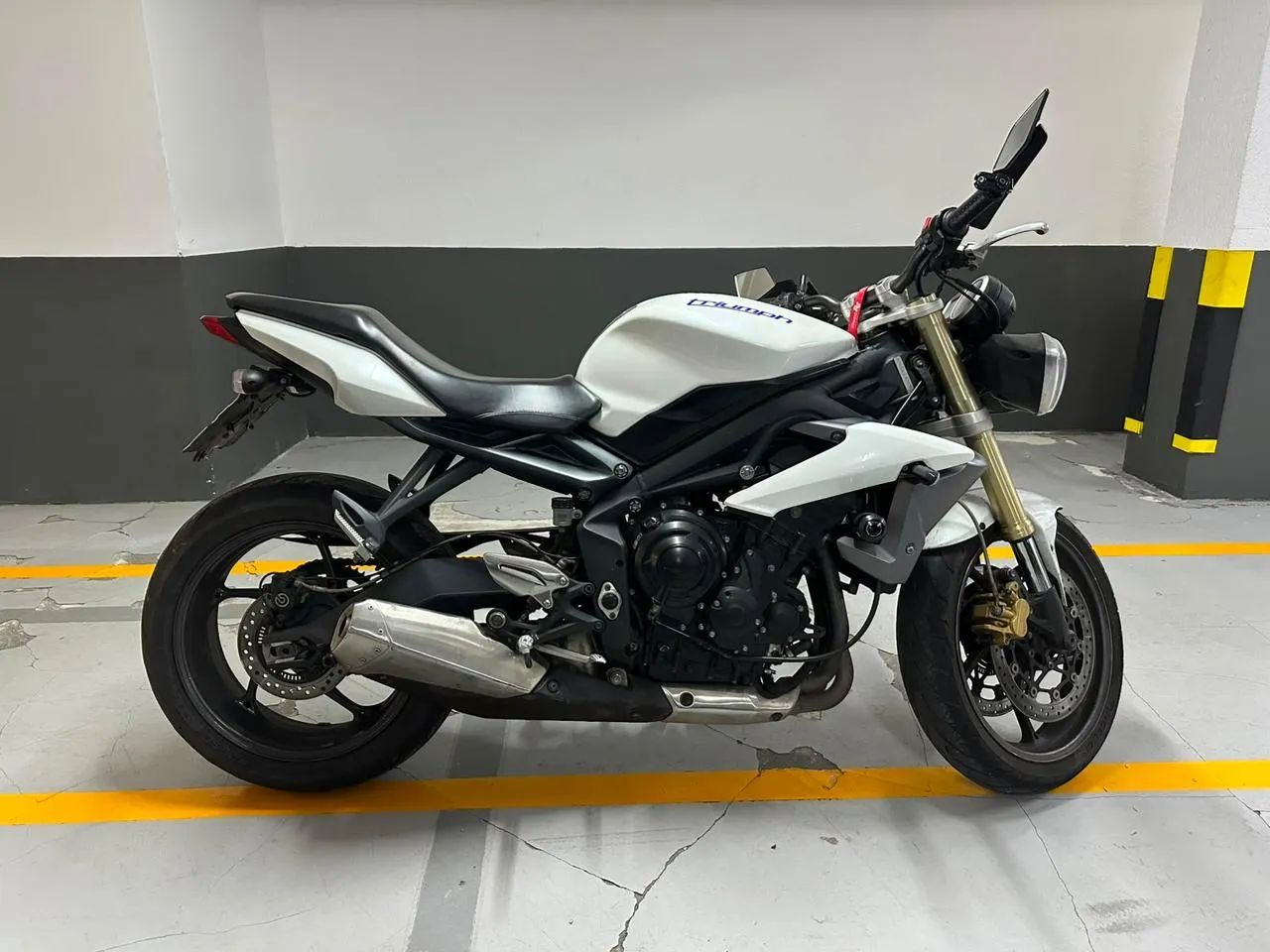 Triumph Street Triple 675 - Ano 2014 - Foto 2