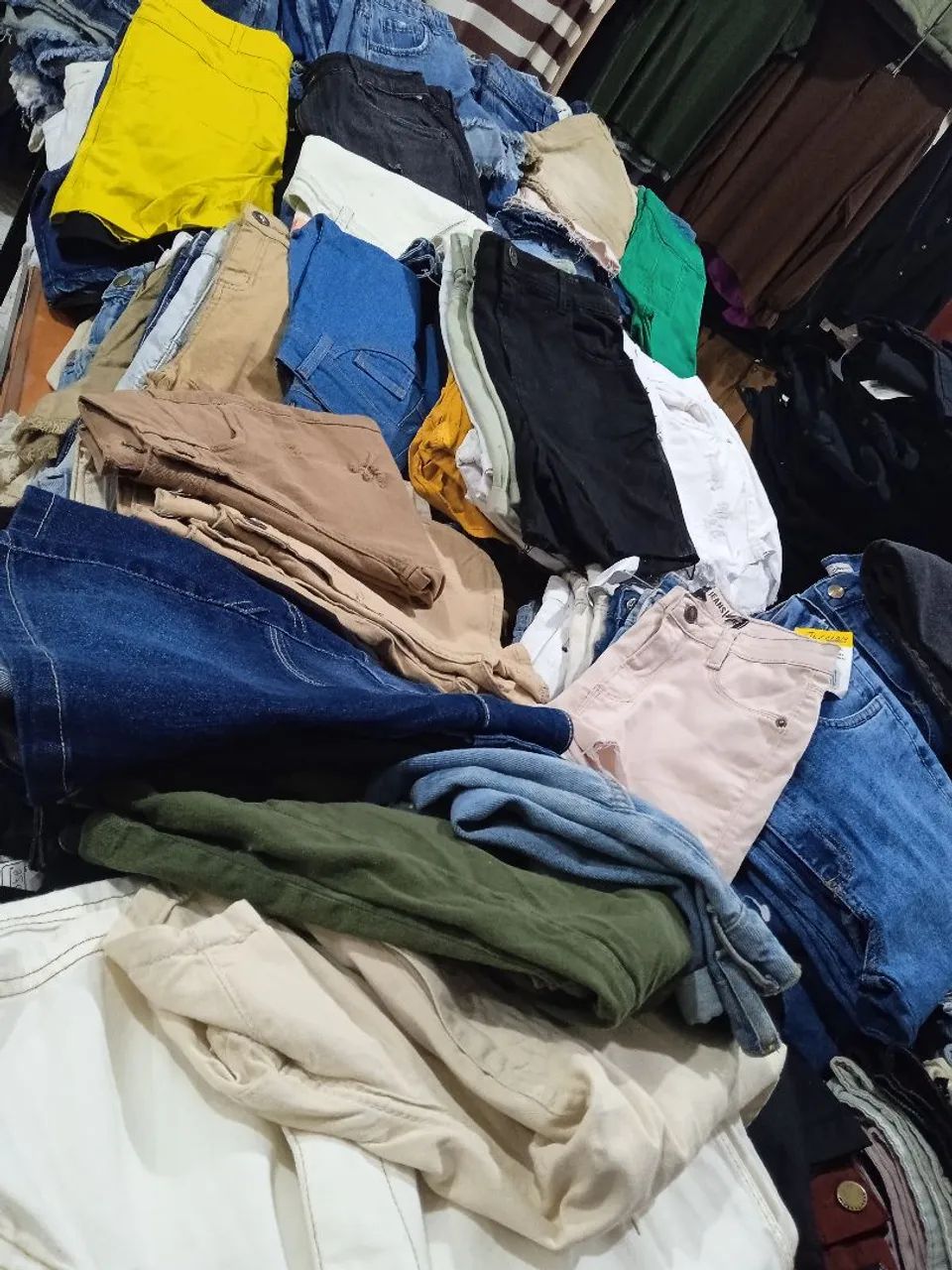 Vendo lote de roupa com a varia - Foto 3