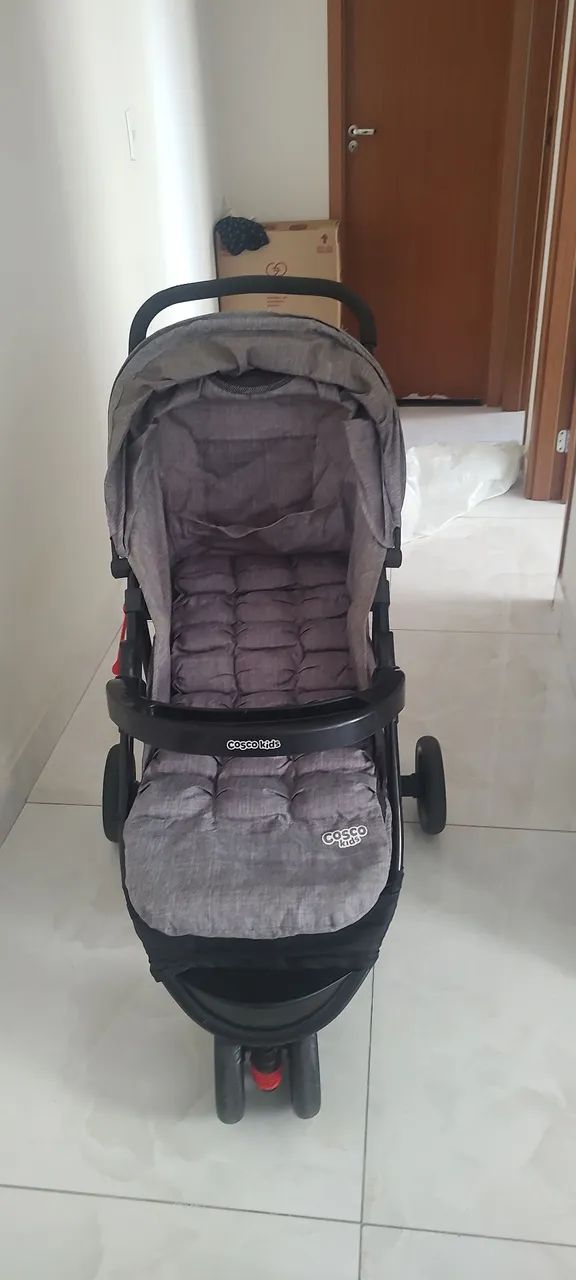 Carrinho de bebê. E bebê conforto Cosco  - Foto 2