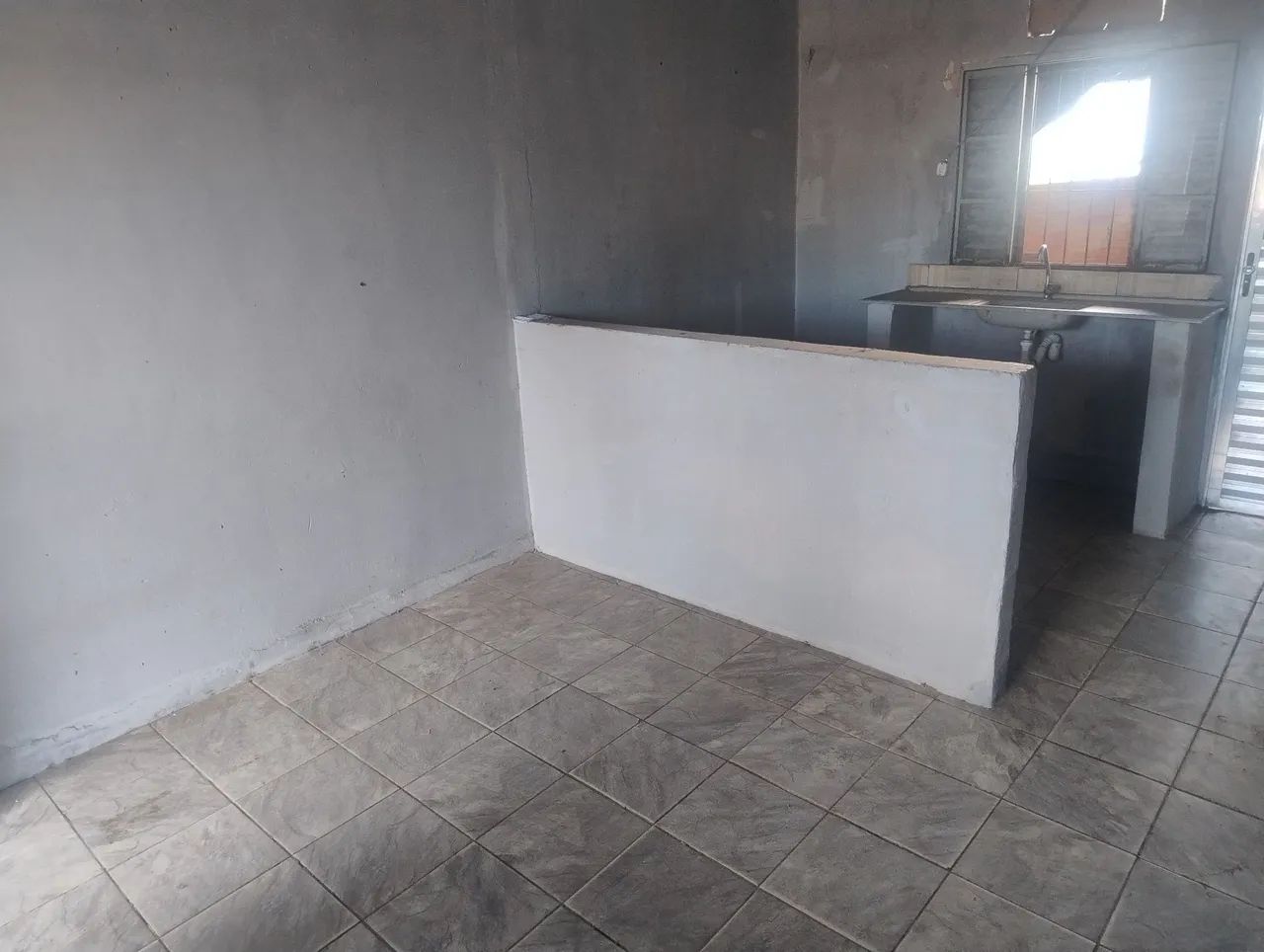 Vende-se casa no satélite Íris
