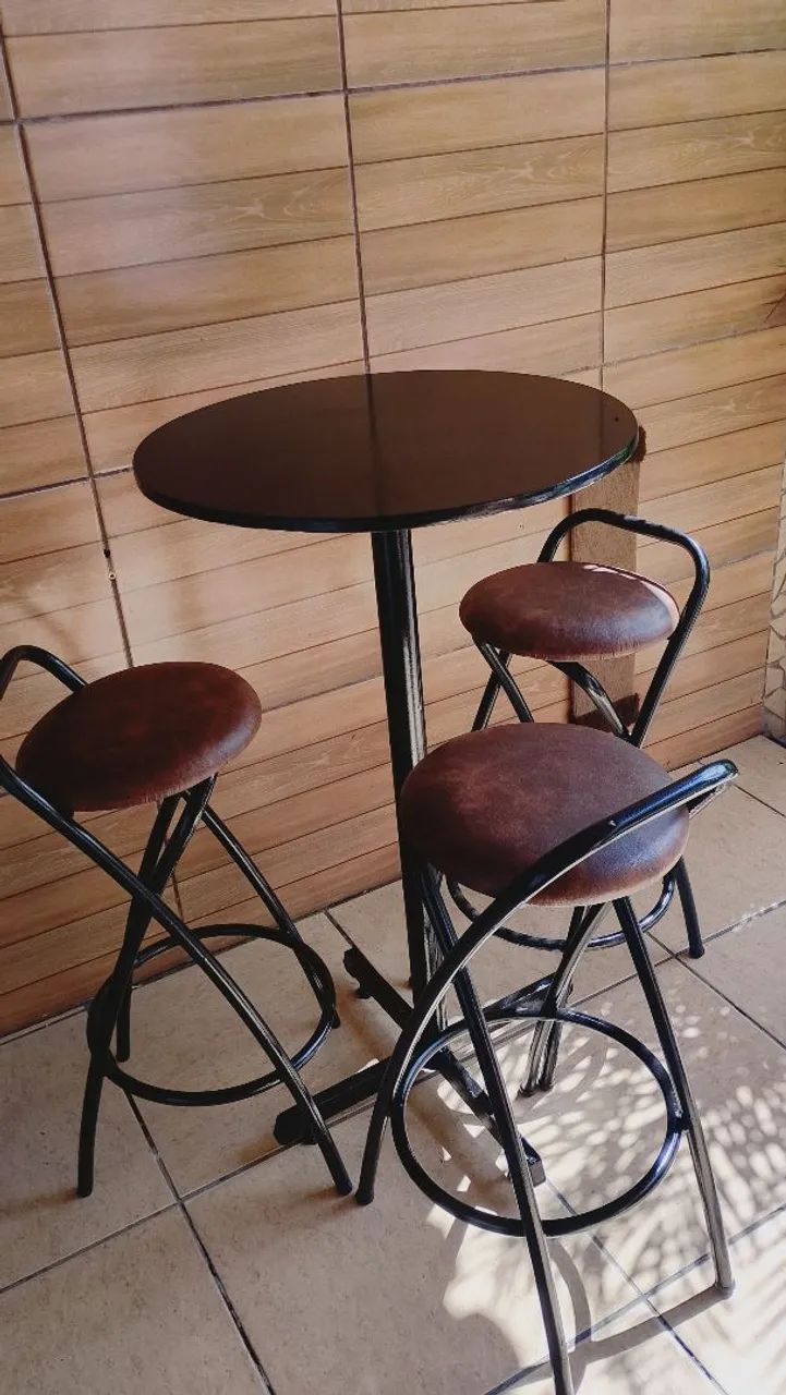 Conjunto de mesa e cadeiras bistrô 