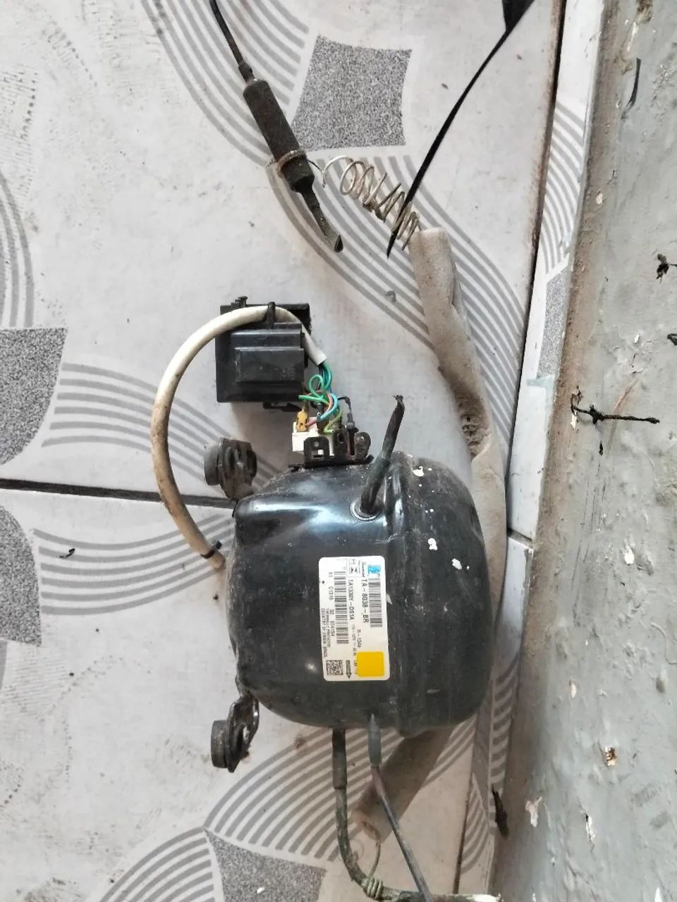 Vendo MOTOR DE GELADEIRA  - Foto 3