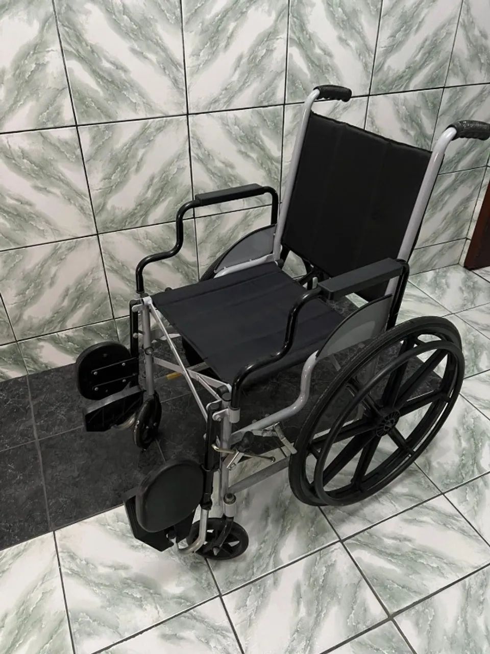 Cadeira de rodas seminova - Foto 2