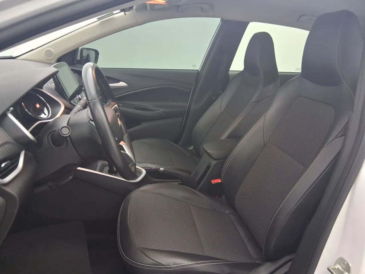 Chevrolet Onix Plus LTZ 1.0 12V TB Flex Aut. 4P, foto 16 de 18