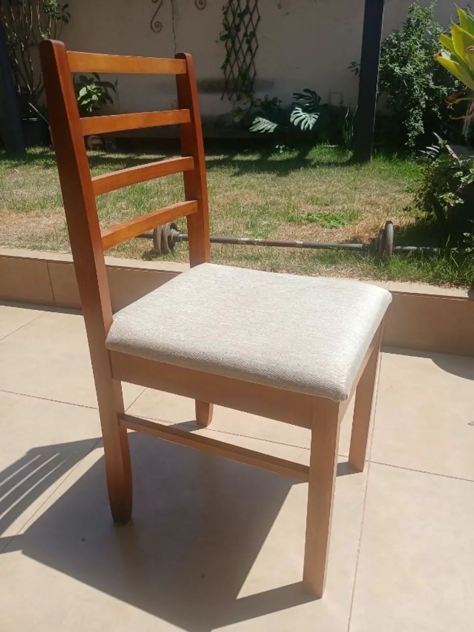 Jogo de Mesa e 4 cadeiras - Foto 4