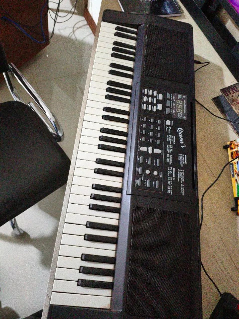 Teclado Queen's 210