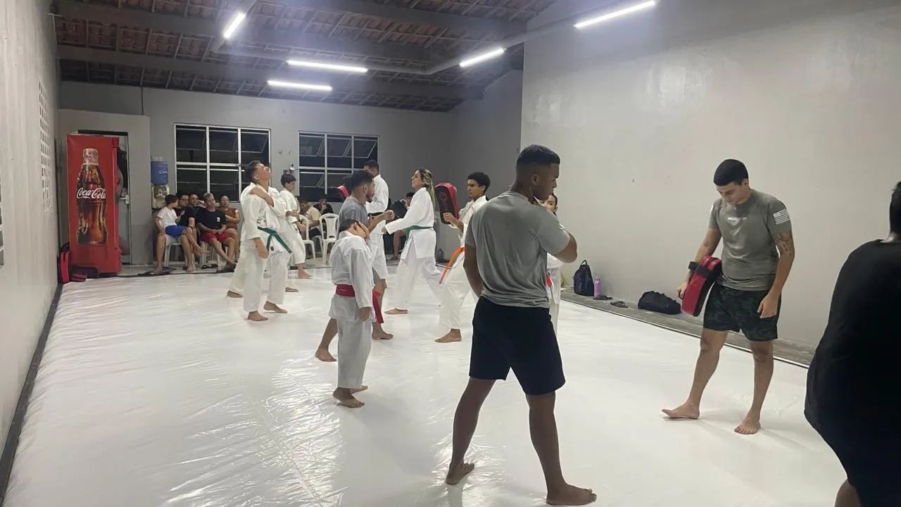 ALUGA-SE espaço comercial 