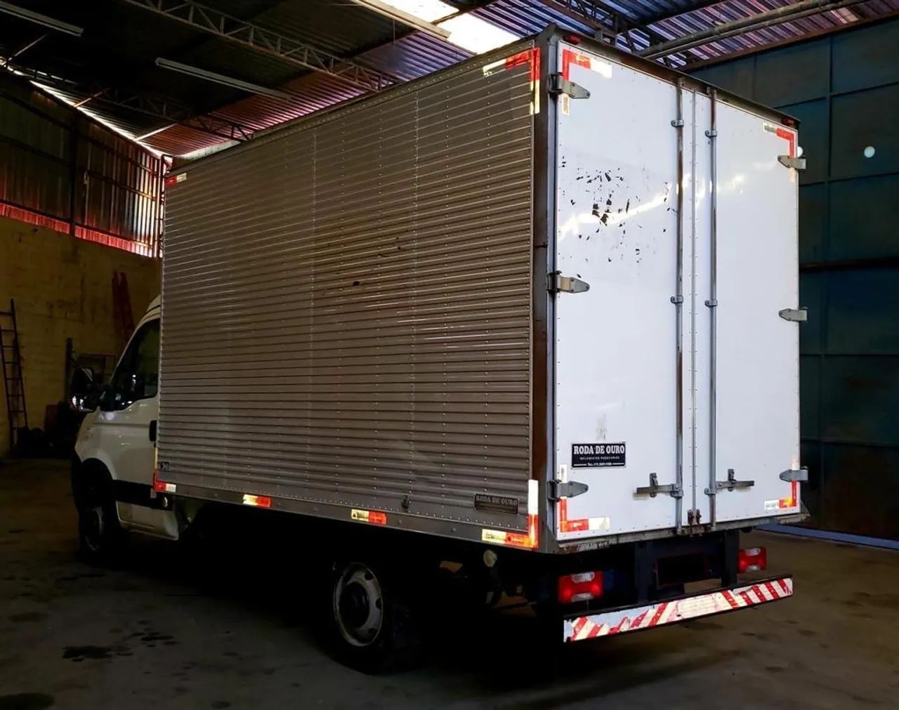 Iveco Daily 35S14 Ano: 2015 - Foto 4