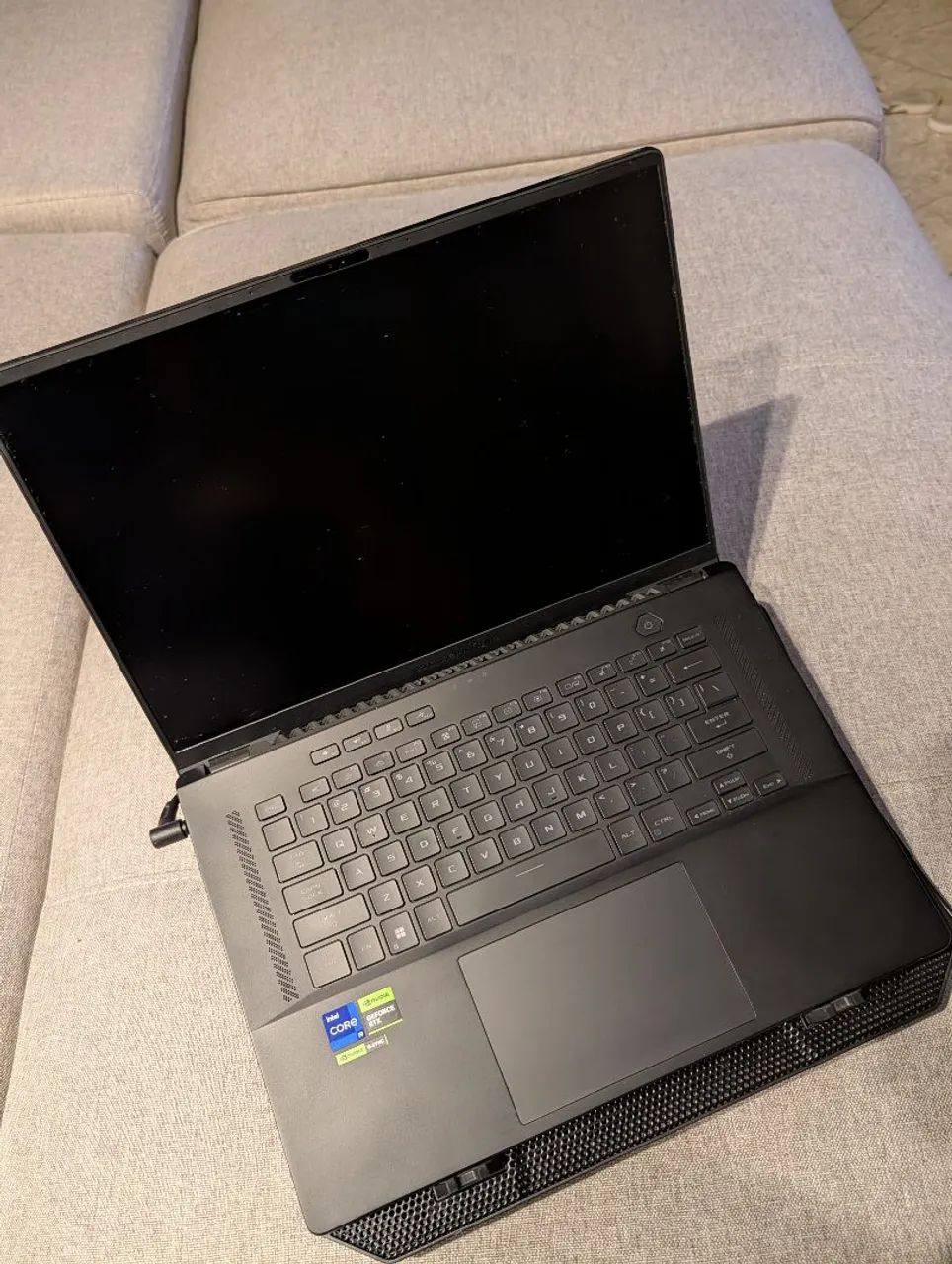 Asus Rog Zephyrus M16  - Foto 3