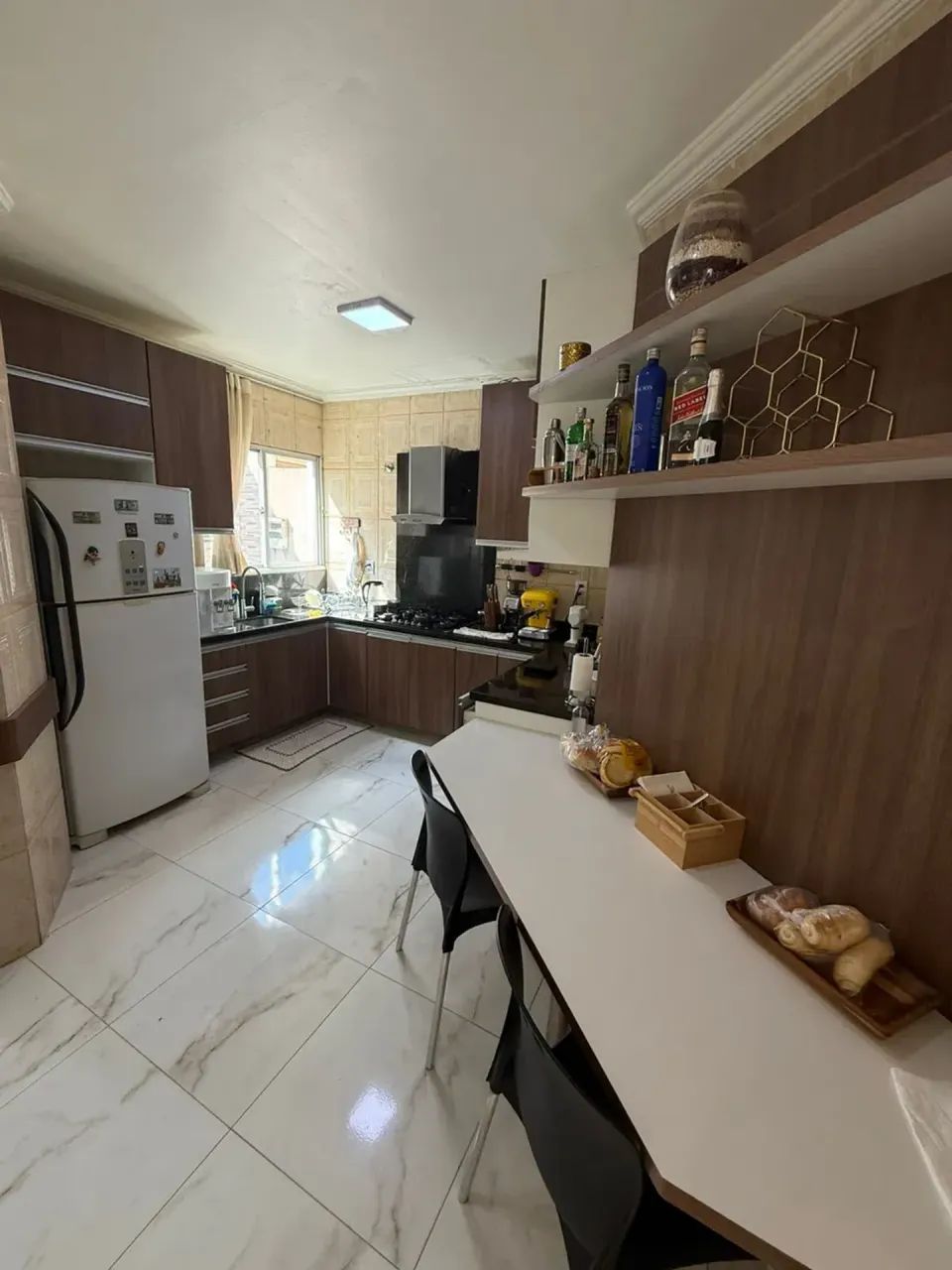 RESIDENCIAL LARANJEIAS, 4 SUÍTES, S/ 1 TÉRREA, PISCINA, CHURRASQUEIRA, COM ARMARIOS E AR. - Foto 8