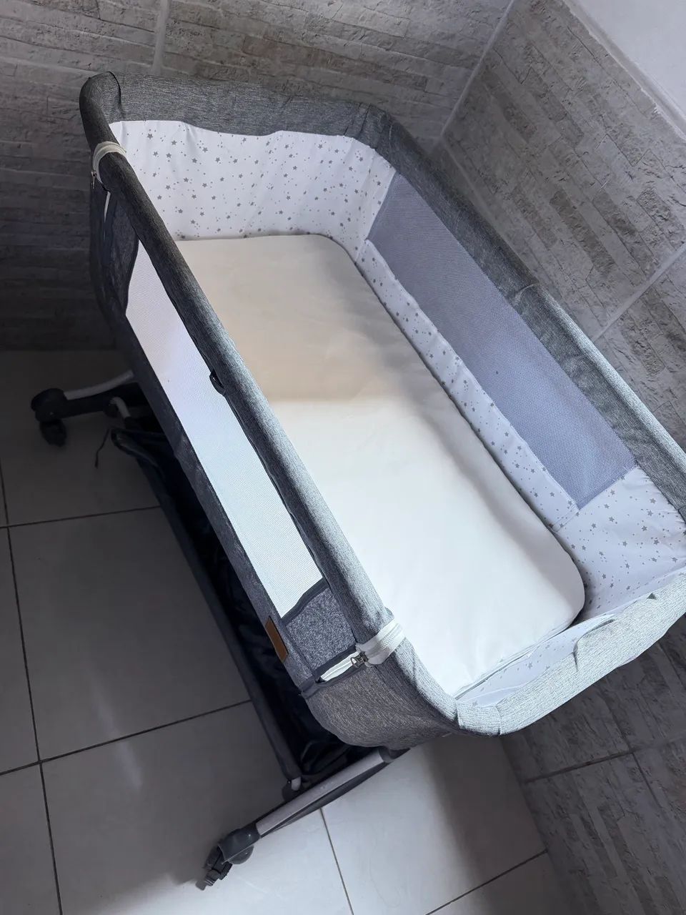 Berço De Balanço com Acoplamento a Cama - Foto 3