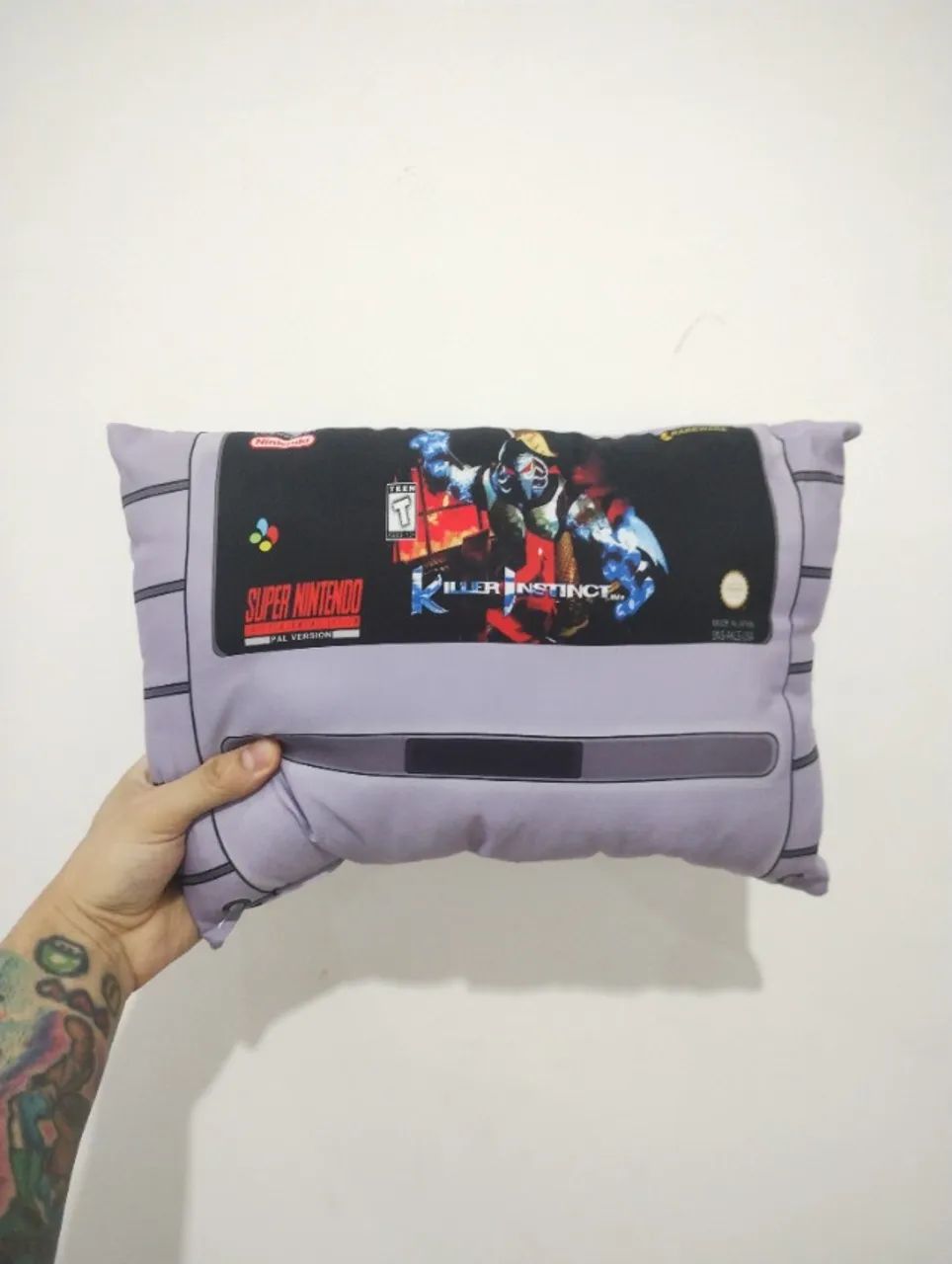 Almofada Killer Instinct Cartucho - NerdDog Store - Snes Fulgore Orchid Cinder Glacius - Foto 2