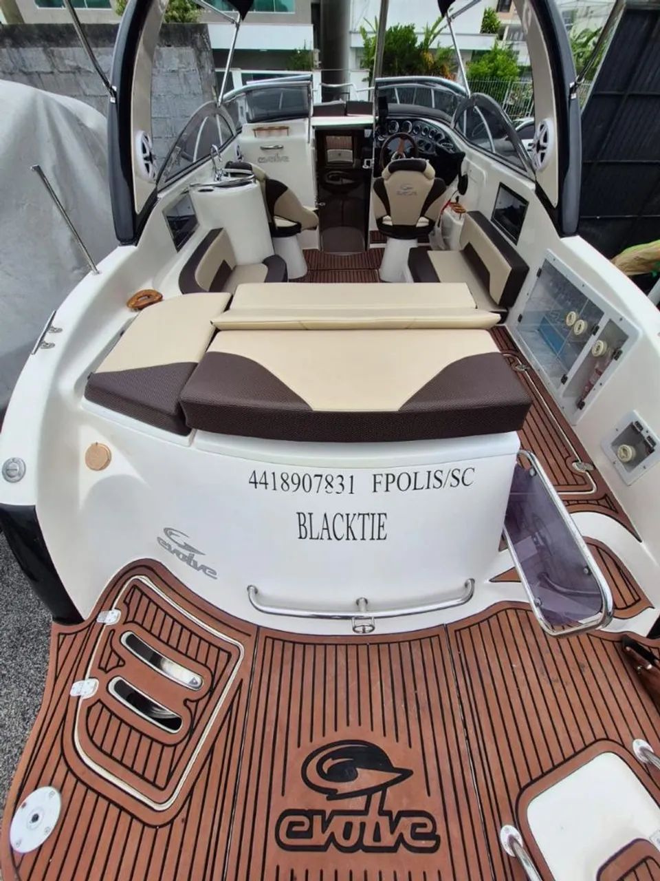 Lancha Evolve 270 ano 2013 com motor Mercruiser 4.5 ano 2025 - Foto 4