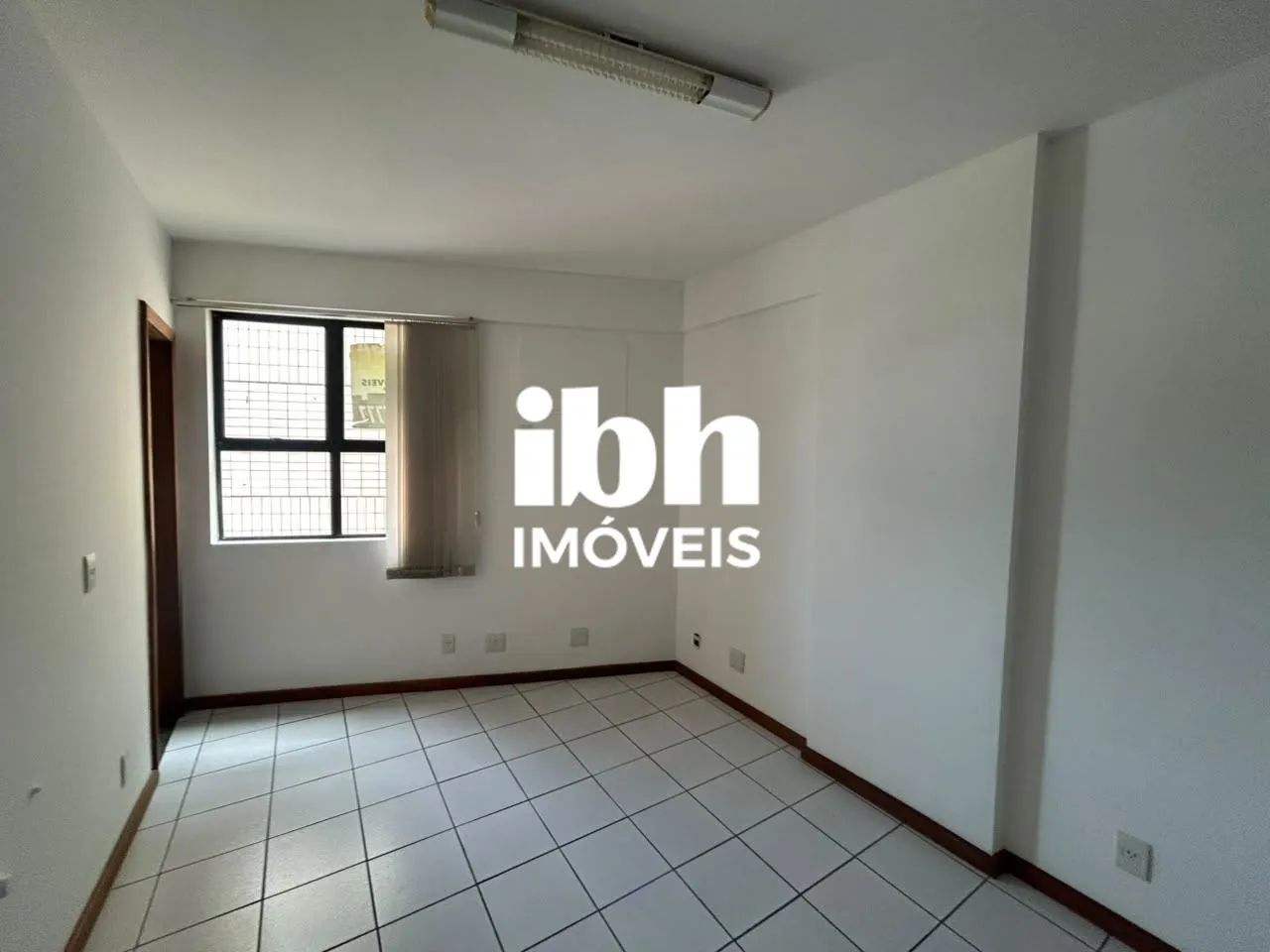 Sala para alugar no bairro Serra