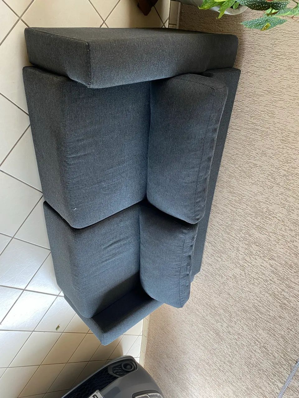 Sofá moderno em ótimo estado