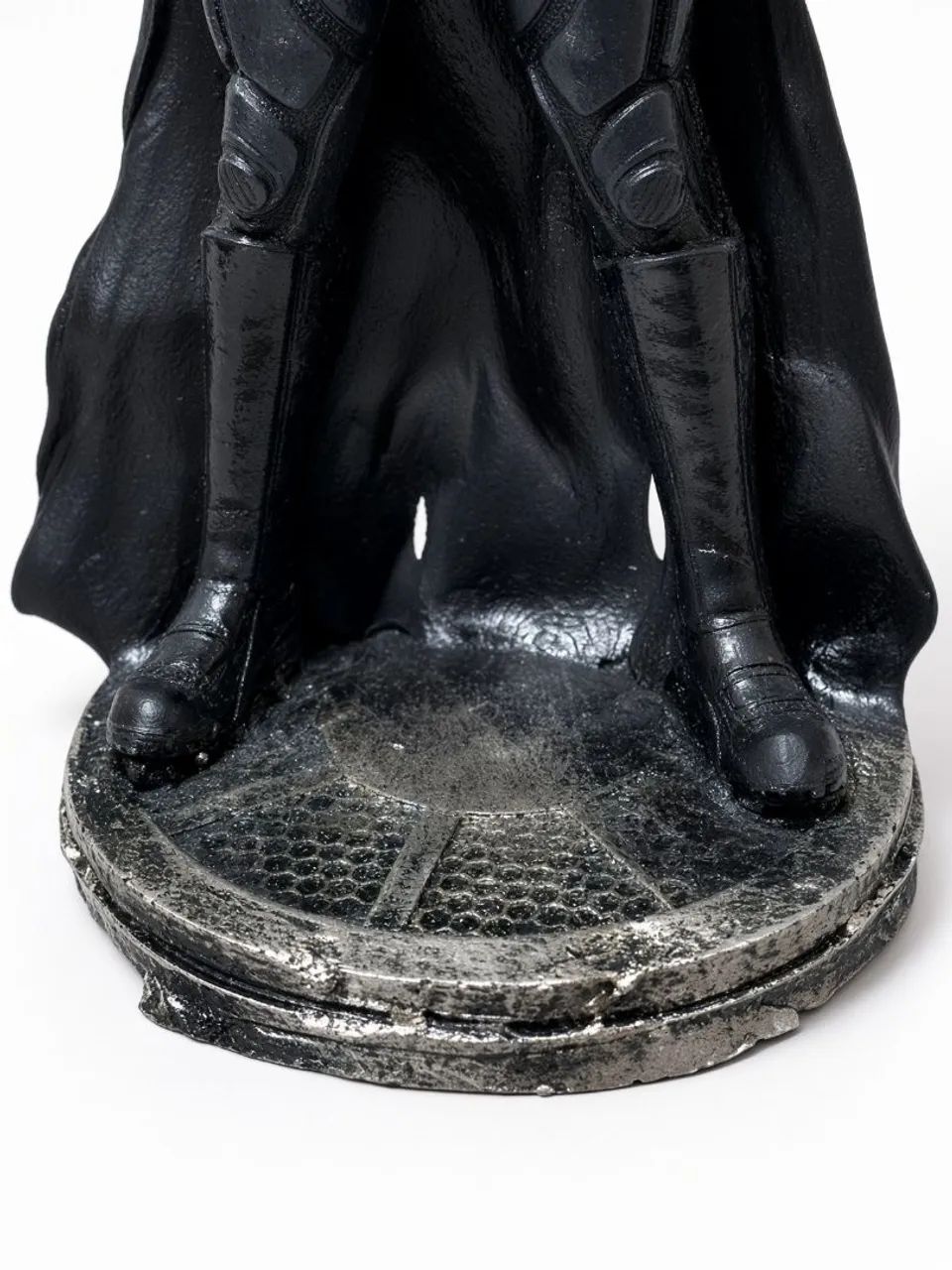 Estátua Batman The Batman 2022 Resina 25 cm - Nova - Foto 4