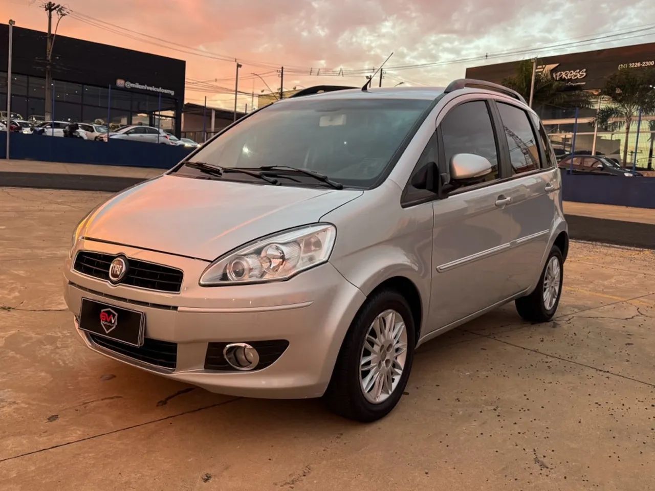 Fiat Idea Attractive 1.4 Fire Flex 8V 5P 2012 - Foto 2
