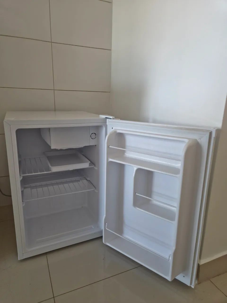 Frigobar Philco 68 Litros - Excelente Estado - Foto 4