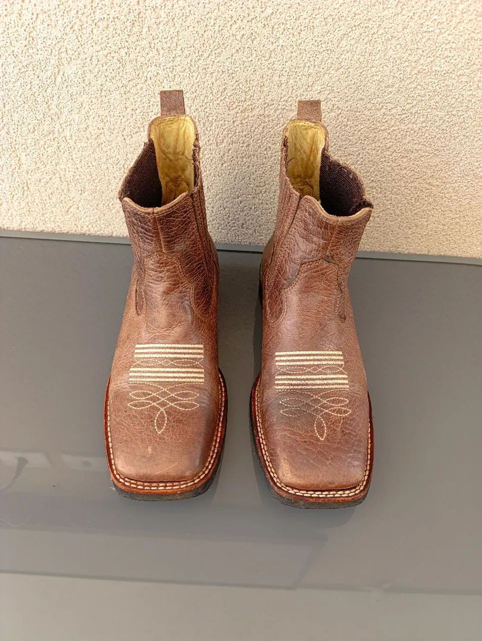 bota bico quadrado