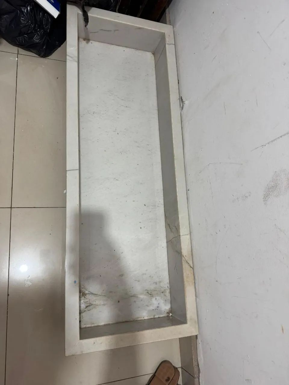 Pedra Natural Mármore Branco (tipo Branco Paraná) - Peça Usada