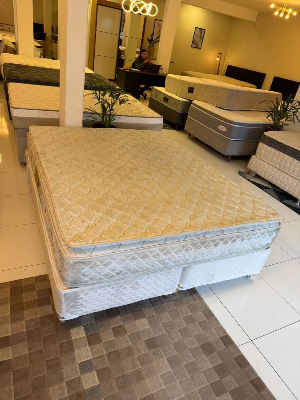 Cama de Casal queen 