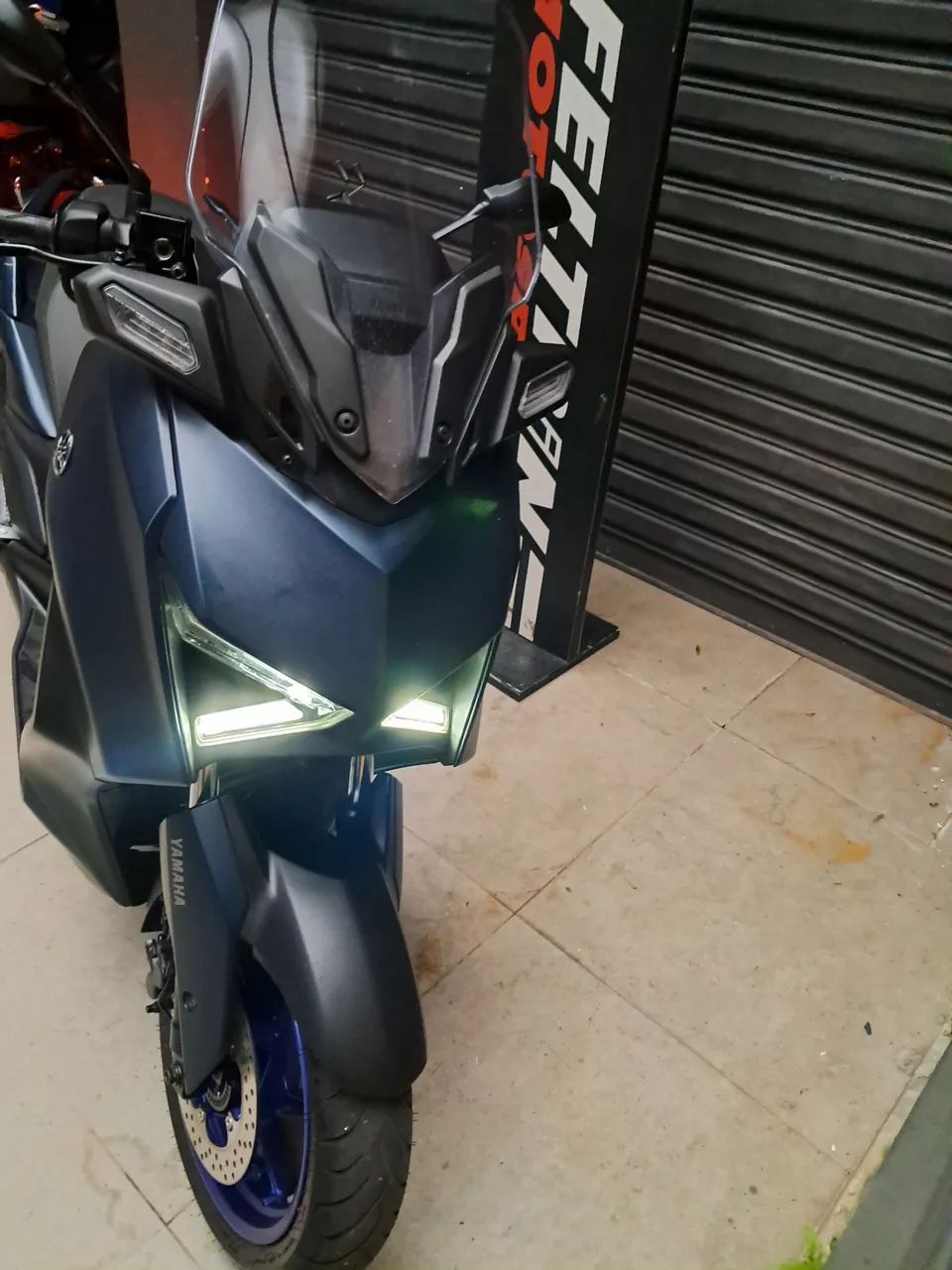 XMAX 250 - Foto 4