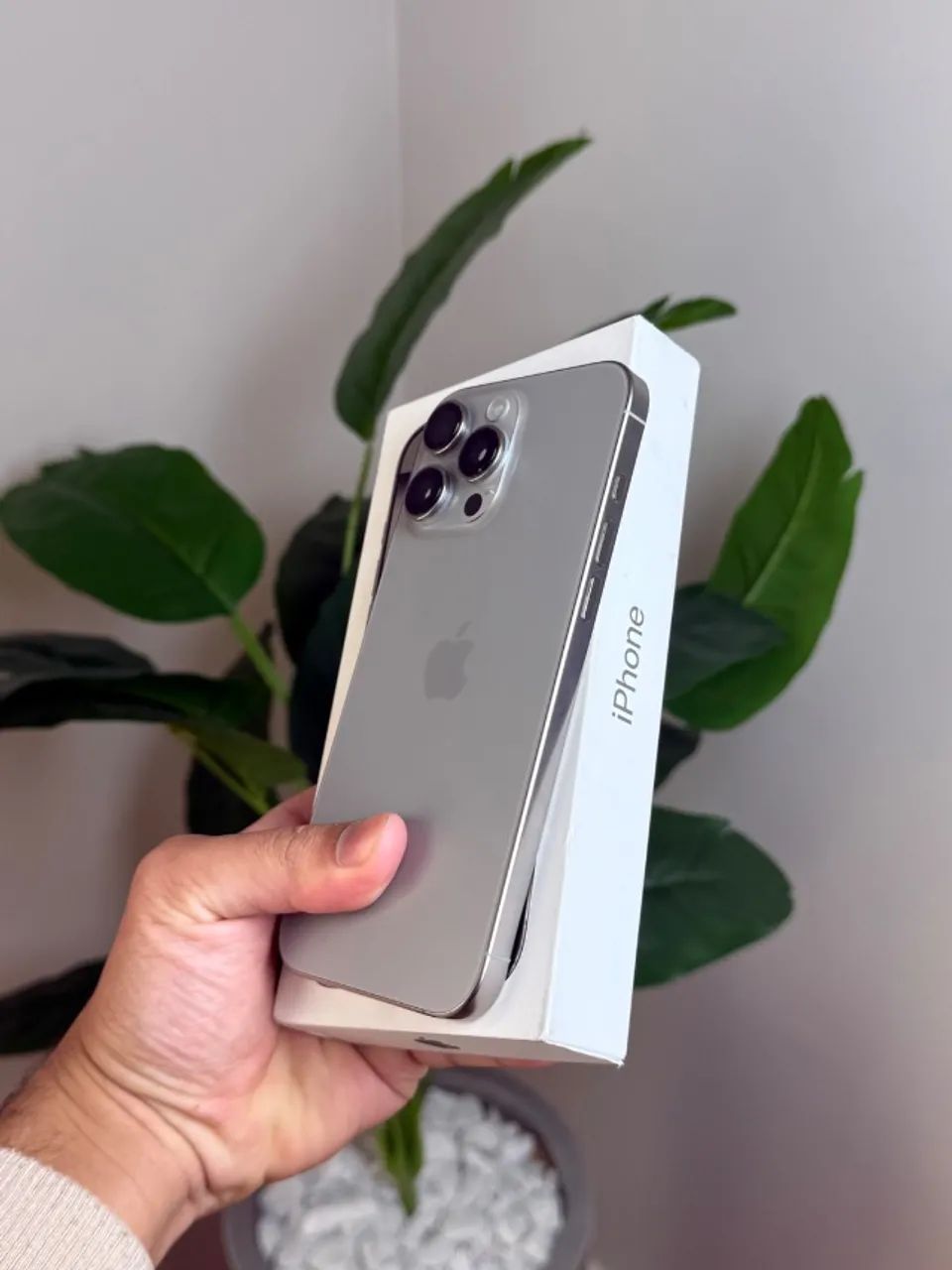 iPhone 16 Pro Max 256gb - Natural - Foto 2