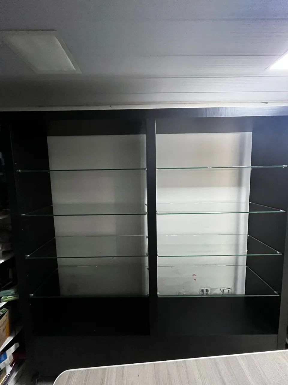 Vitrine estante com prateleira de vidro - Foto 5
