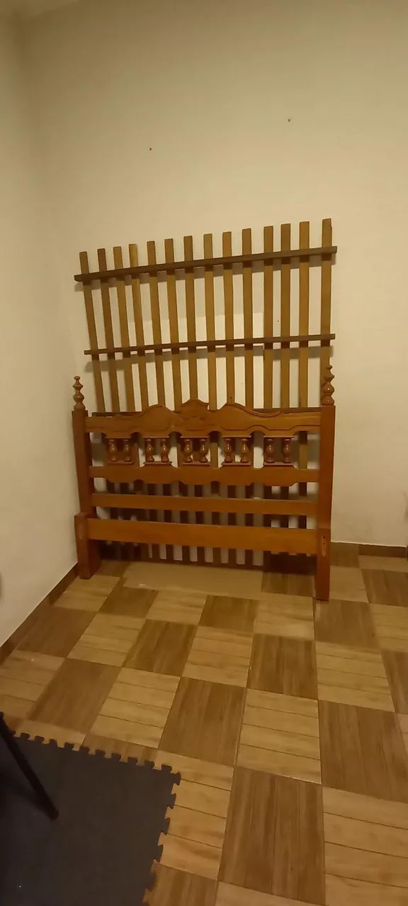 CAMA DE CASAL EM CEREJEIRA DE MADEIRA MACIÇA  - Foto 3