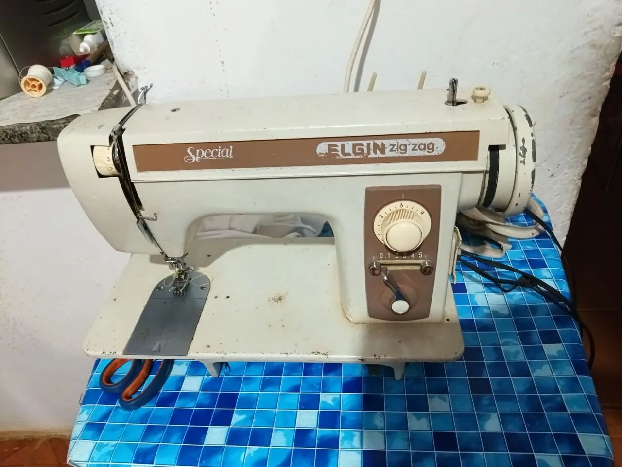 MÁQUINA DE CUSTURA C/ MOTOR 127V - Foto 5