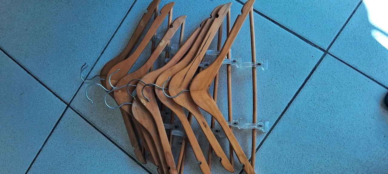Vendo Cabides em Madeira  - Foto 2