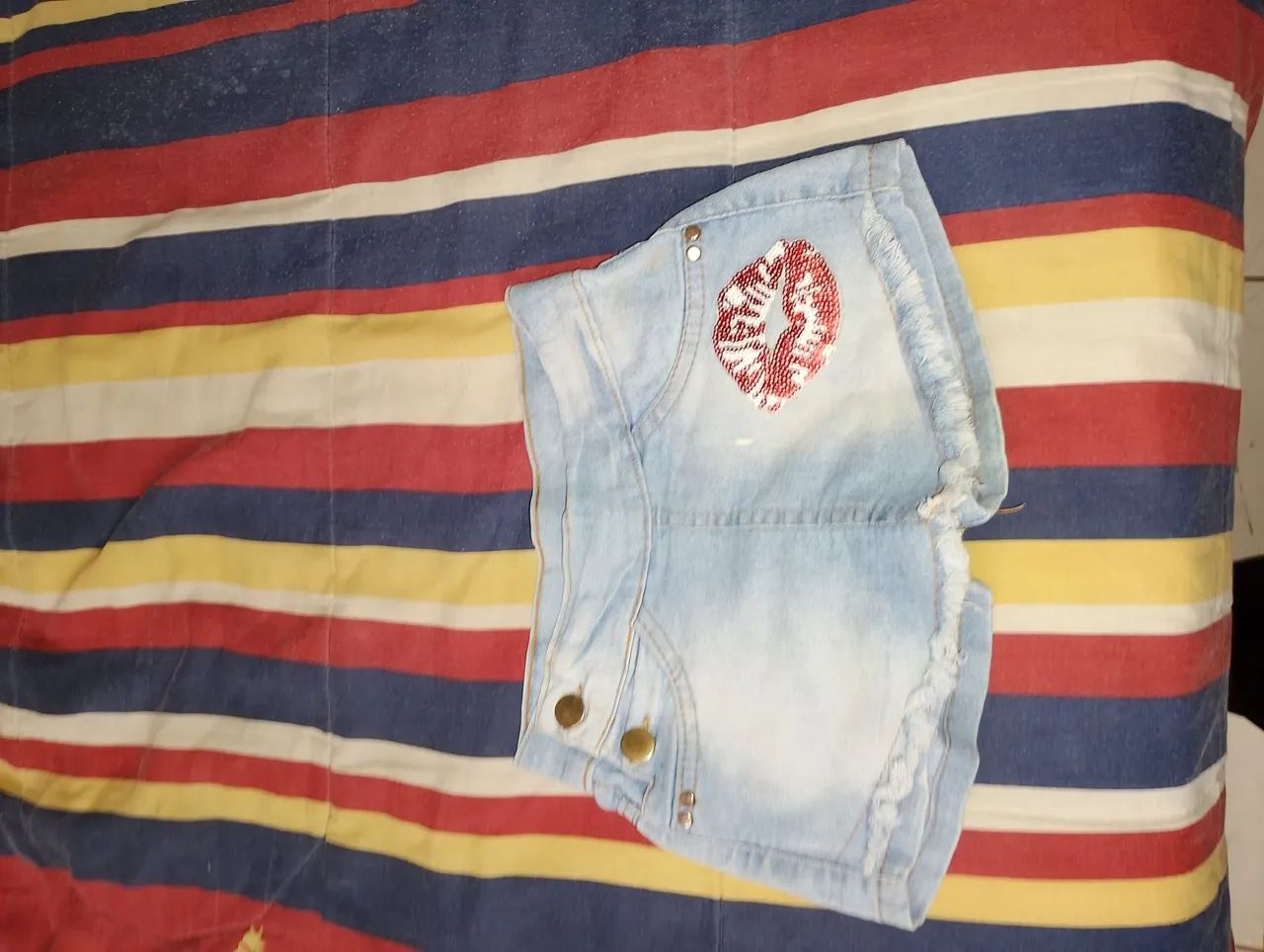 Vende-se shorts  e bermuda jeans cada peça 20 reais  - Foto 4