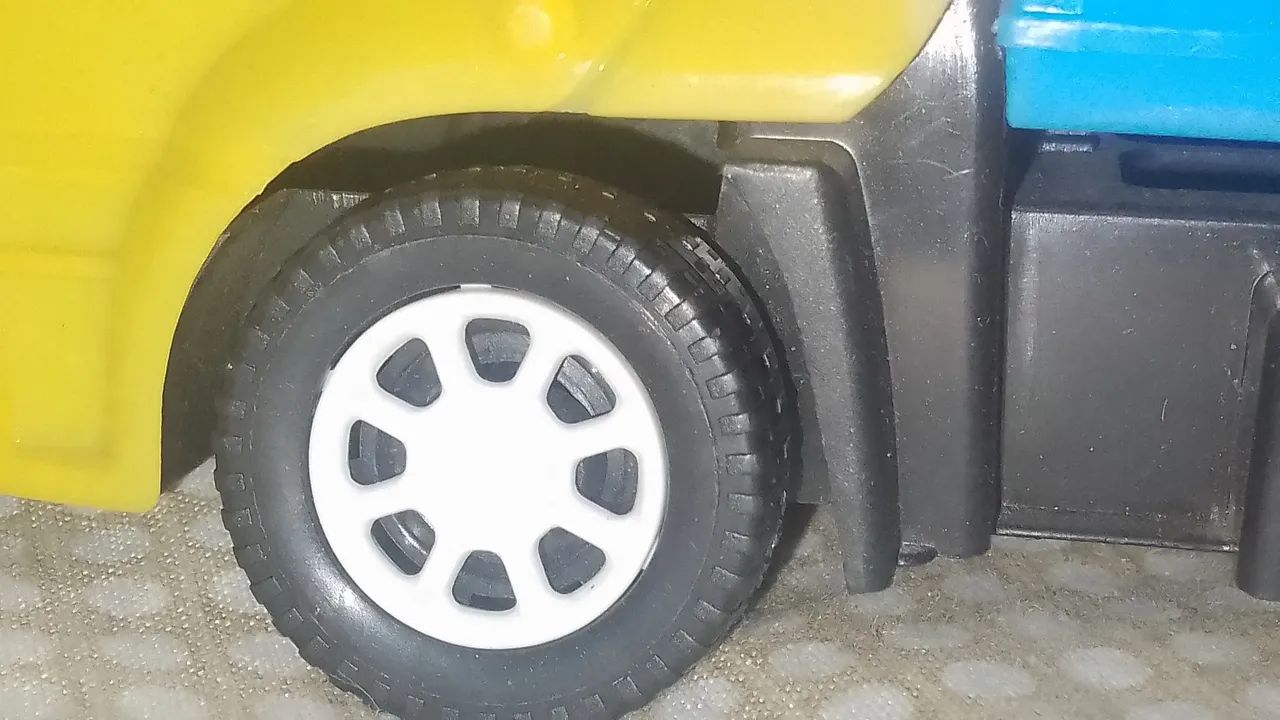 Miniatura caminhão. Está com a caçamba quebrada. - Foto 4