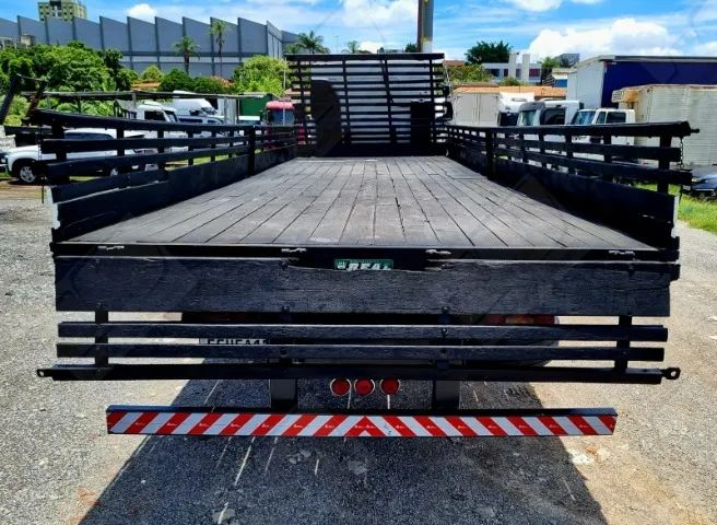 Volvo VM 260 6x2R - 2010 (Carroceria c/ 8,50 metros) - Foto 8