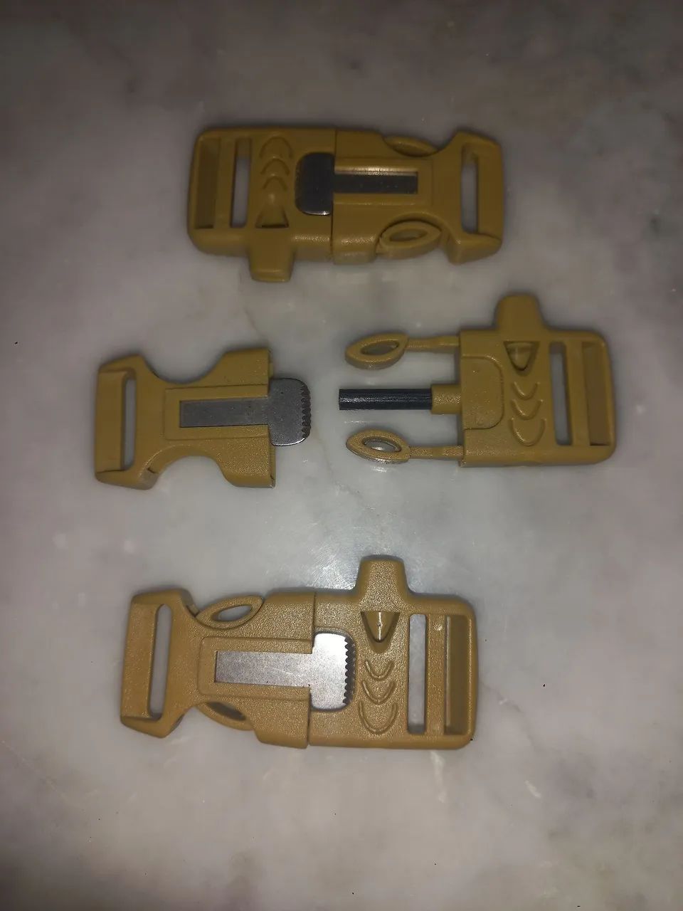 Kit 3 fivelas de sobrevivência